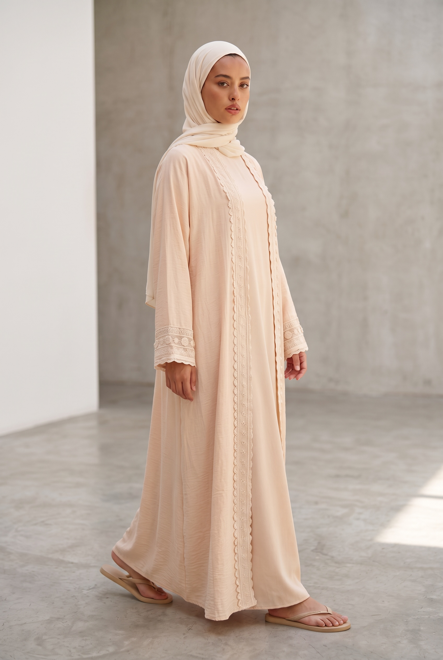 Le kimono brodé beige