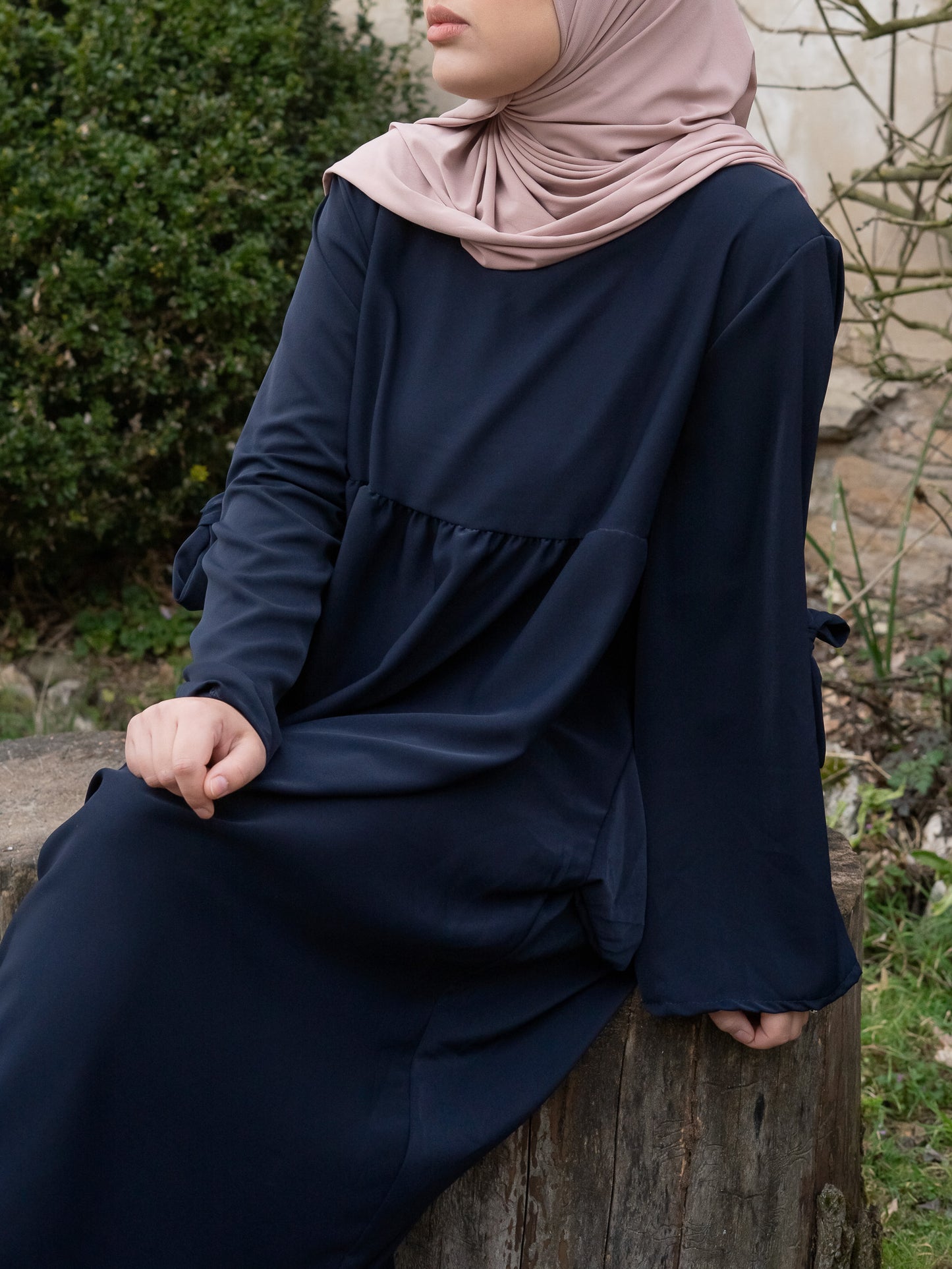 La robe fluide bleu nuit
