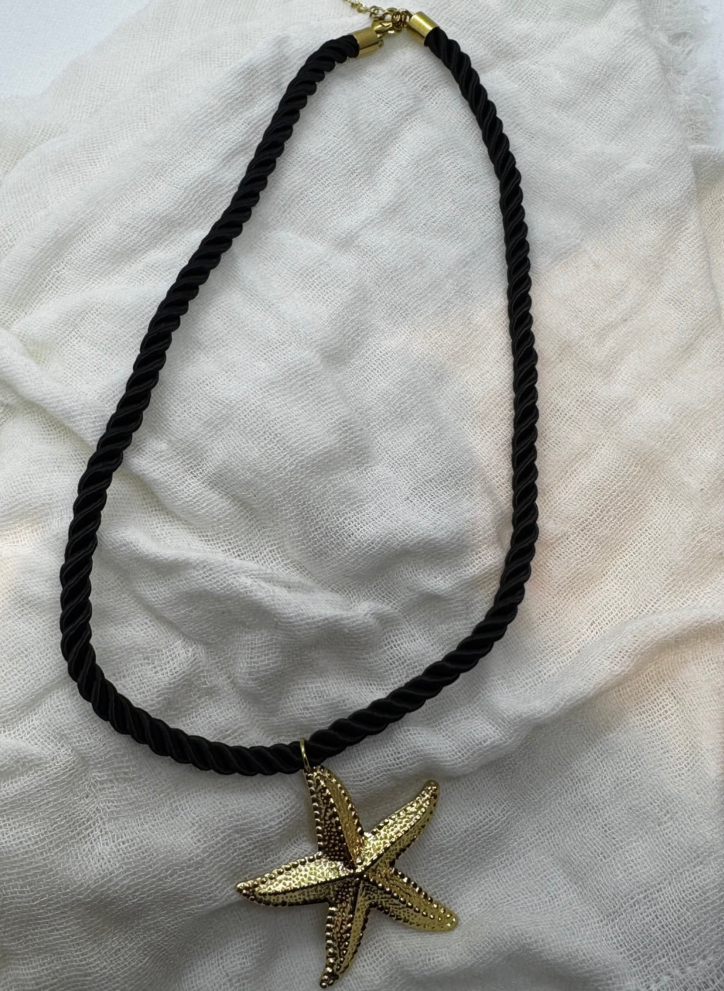 Collier étoile de mer noir