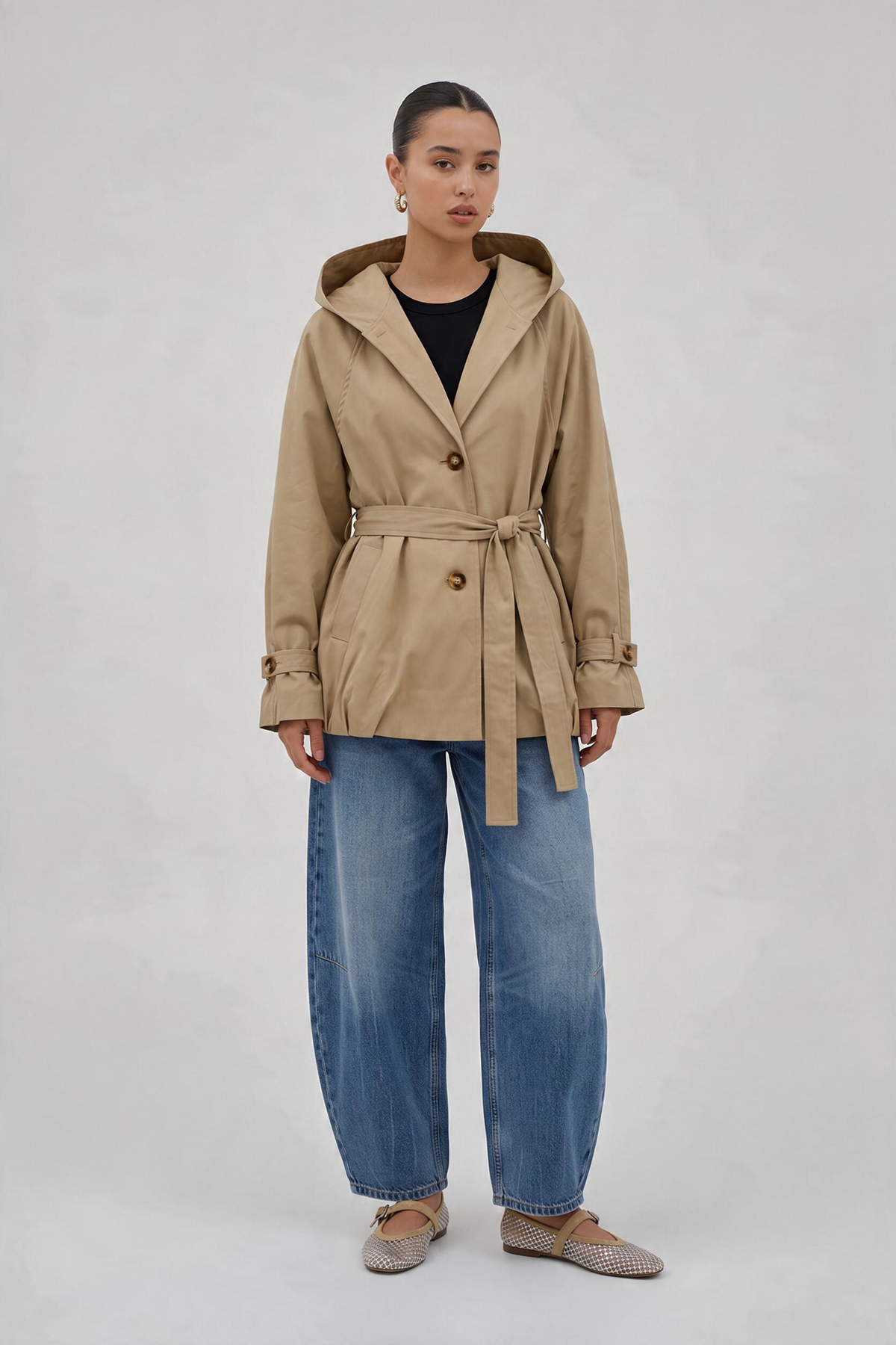 Le trench à capuche beige