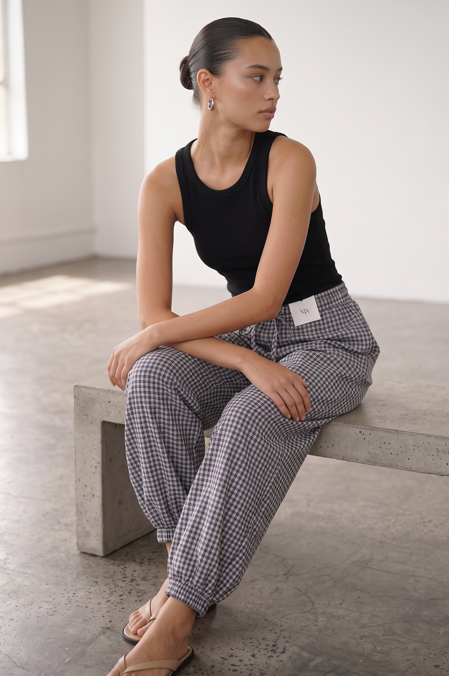 Le pantalon ballon Vichy bleu marine
