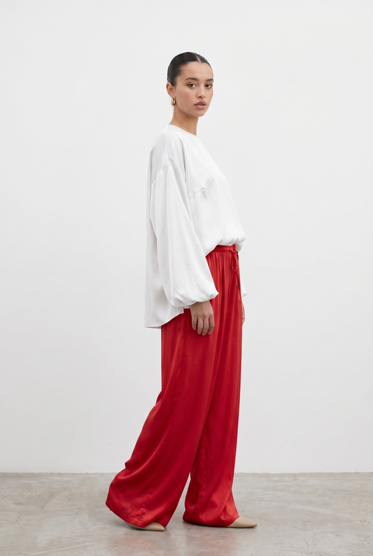 Le pantalon satinée rouge