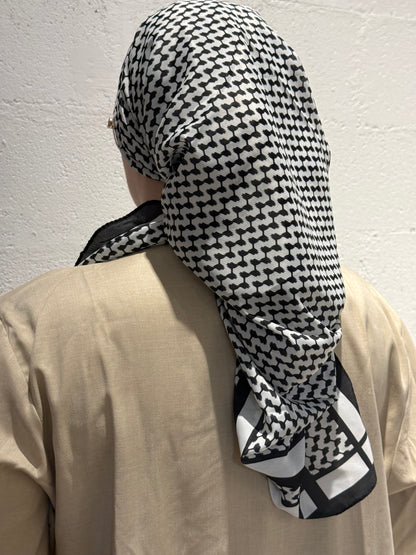 Carré de soie motif keffieh