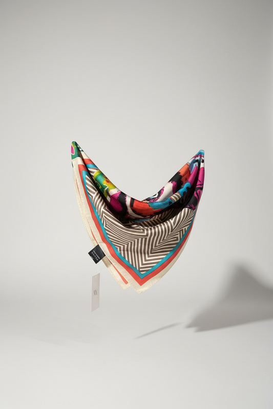Carré de soie à motif