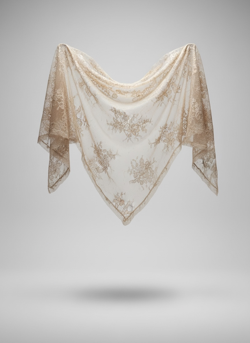 Le triangle en dentelle beige