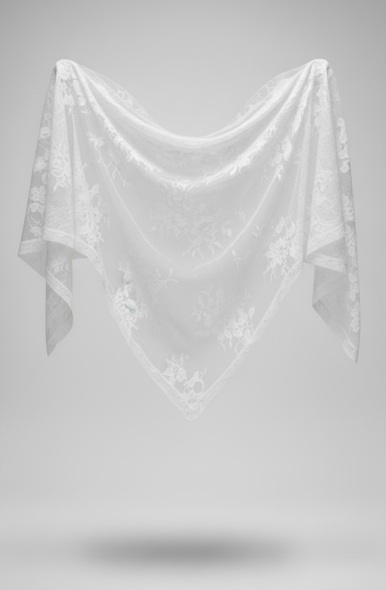 Le triangle en dentelle blanc