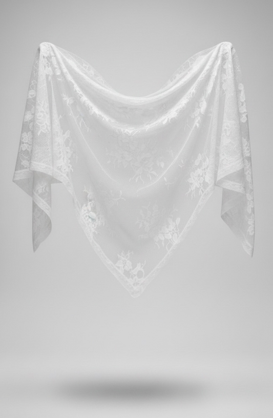 Le triangle en dentelle blanc