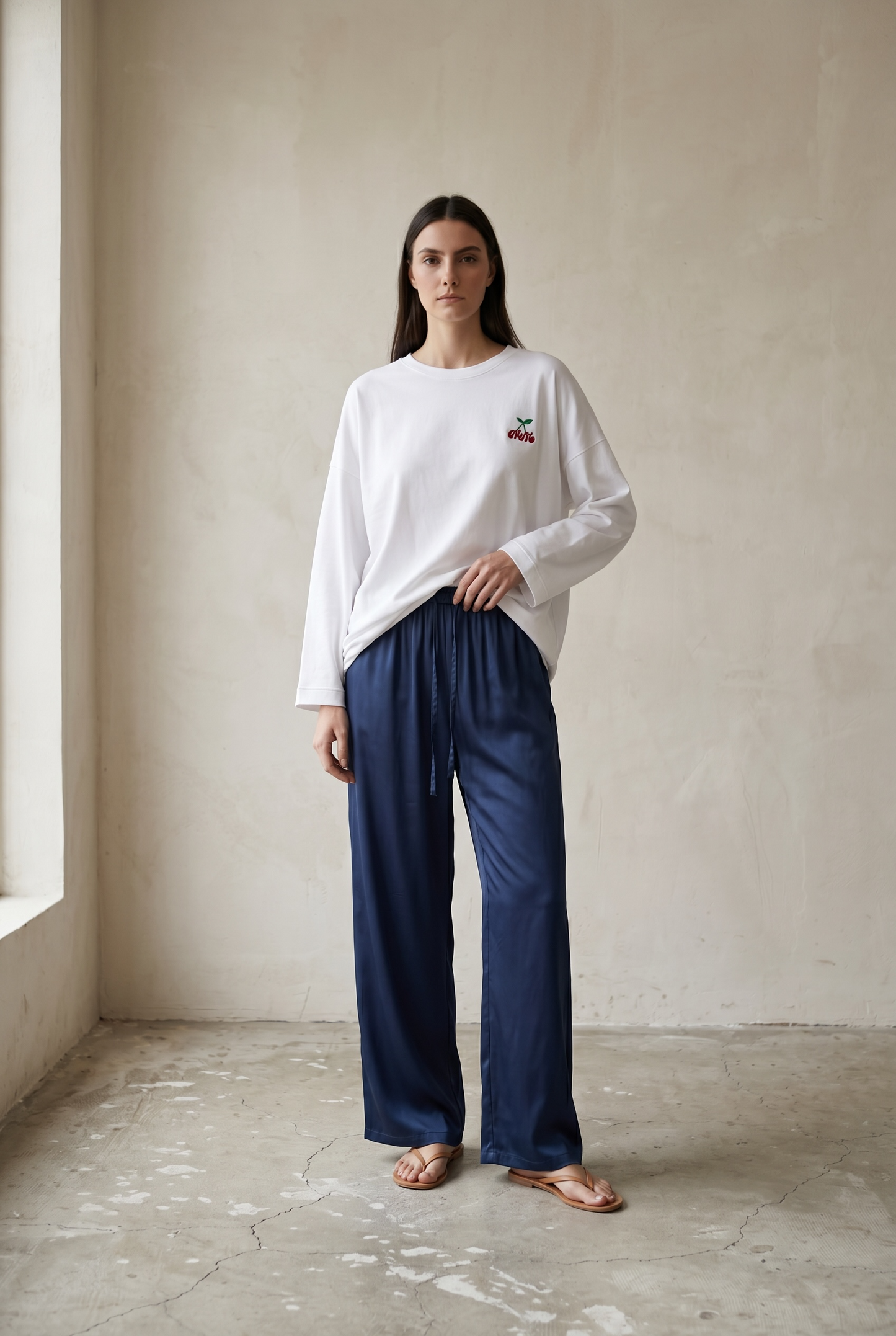 La pantalon satinée marine