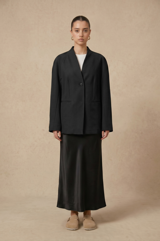 Le blazer cintré noir
