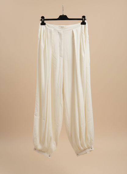 Le pantalon bouffant écru