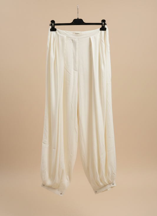 Le pantalon bouffant écru