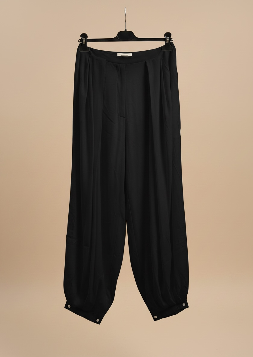 Le pantalon bouffant noir