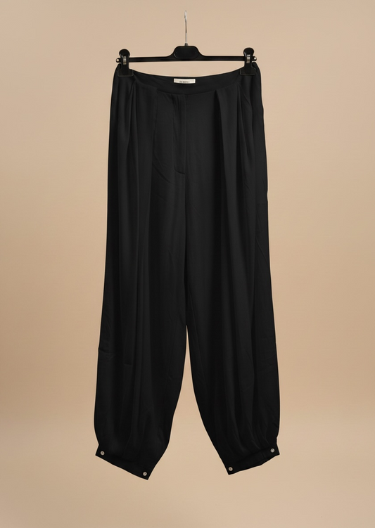 Le pantalon bouffant noir