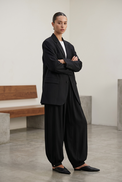 Le pantalon bouffant noir