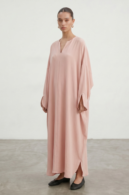 La robe épure rose poudré