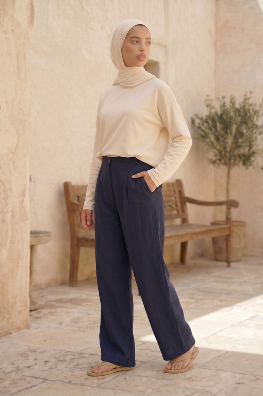 Le pantalon en lin bleu marine