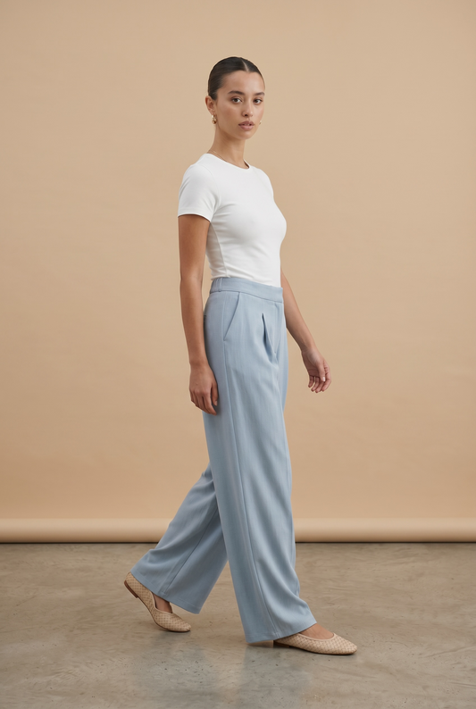 Le pantalon en lin bleu ciel