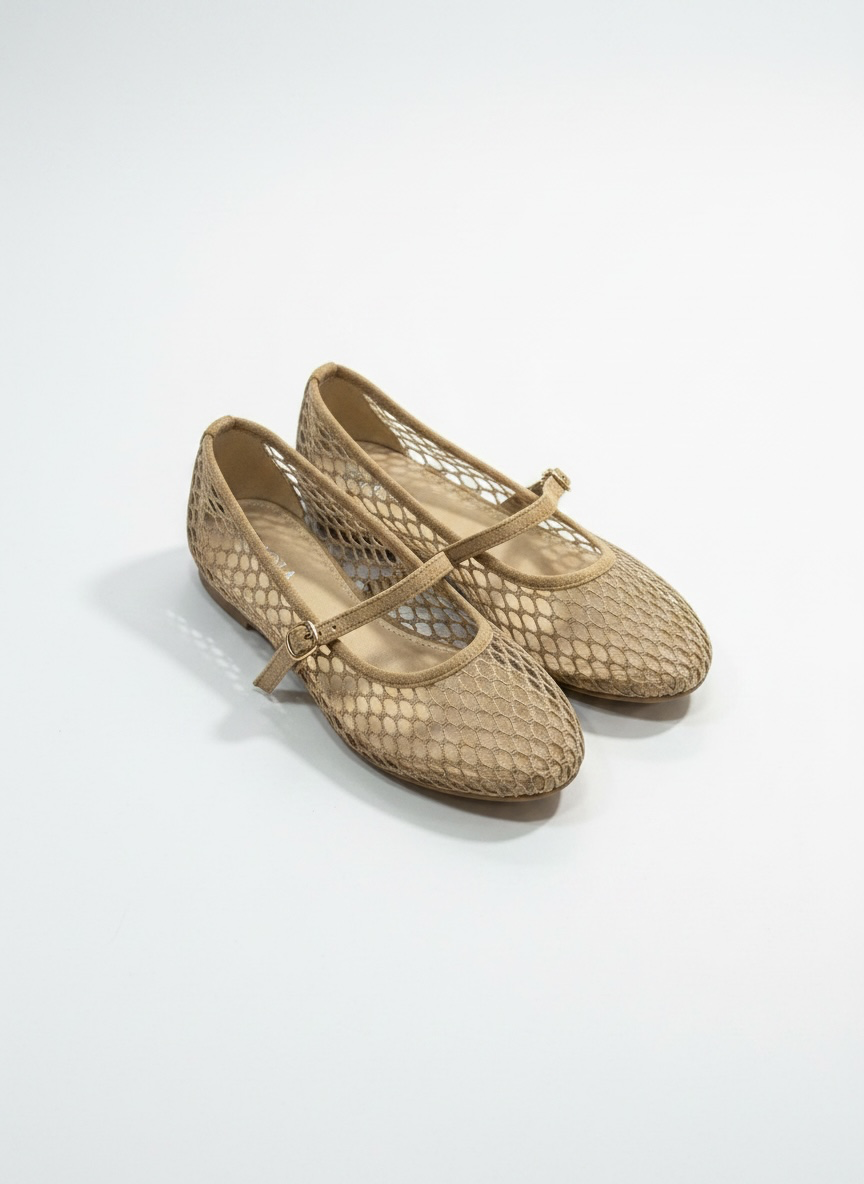 Les ballerines à résilles beige