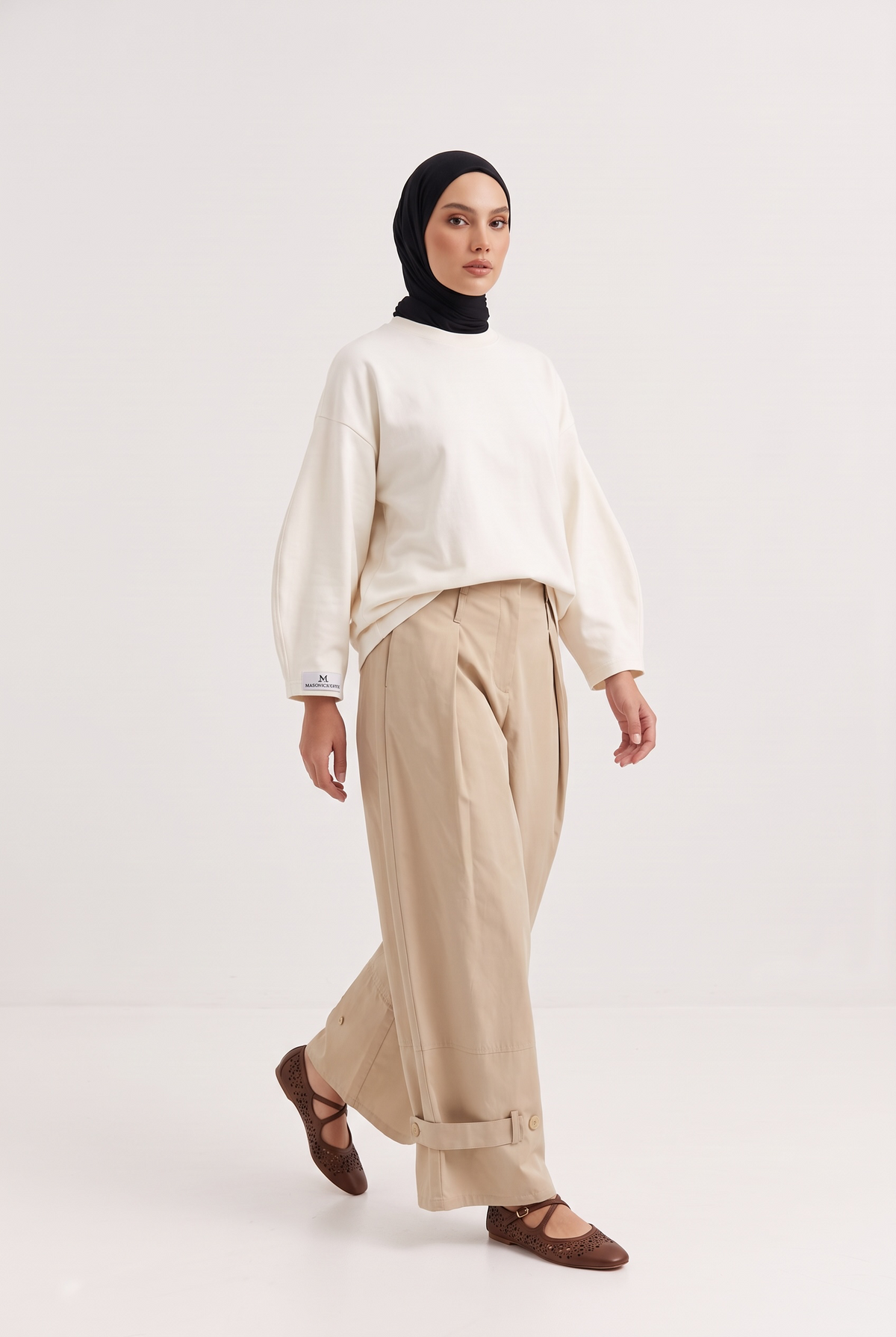 Le pantalon studio beige