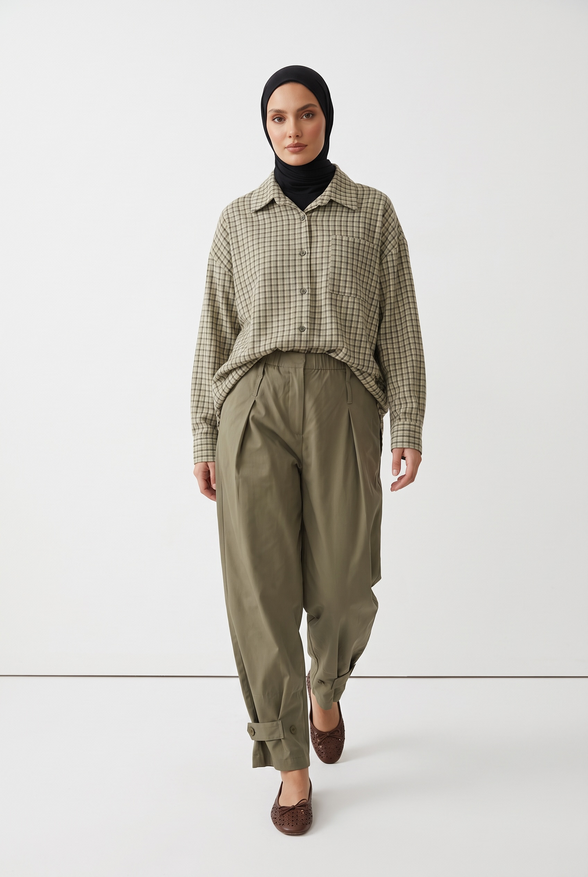 Le pantalon studio kaki