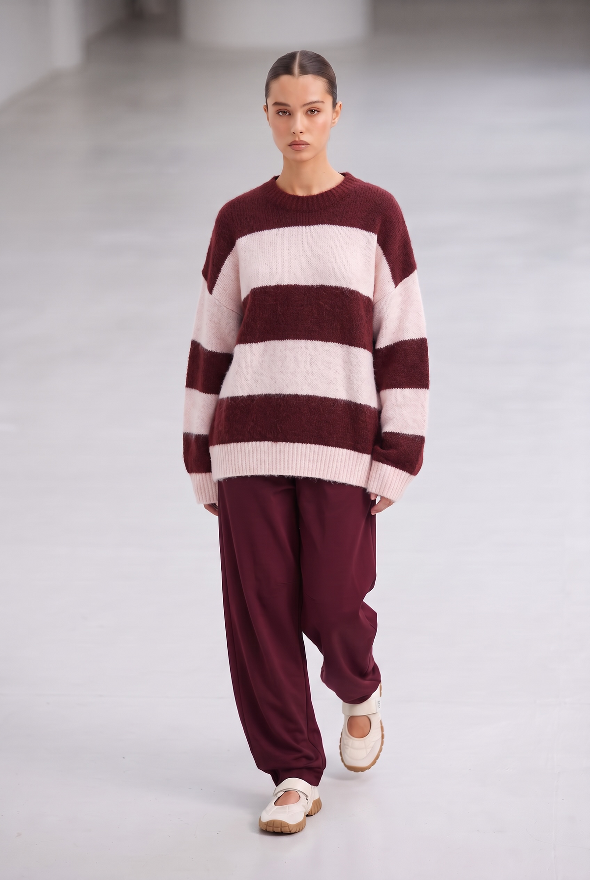 Le pull bi color burgundy