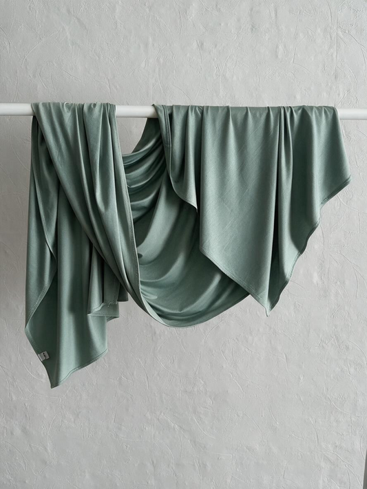 Le jersey liquide vert sauge