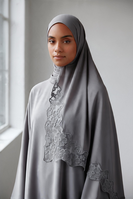 Le jersey dentelle gris